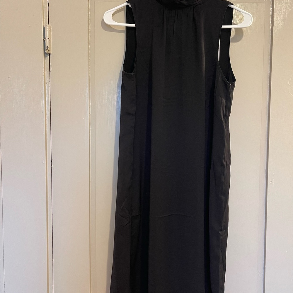 H&M Black Sleeveless Midi Dress